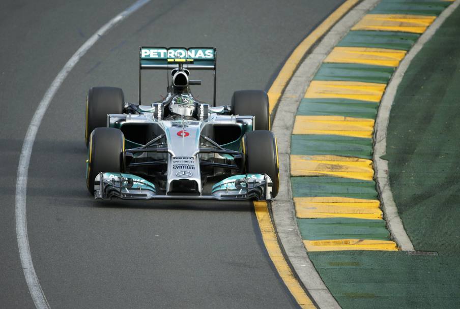 Rosberg procede spedito verso la vittoria. Reuters